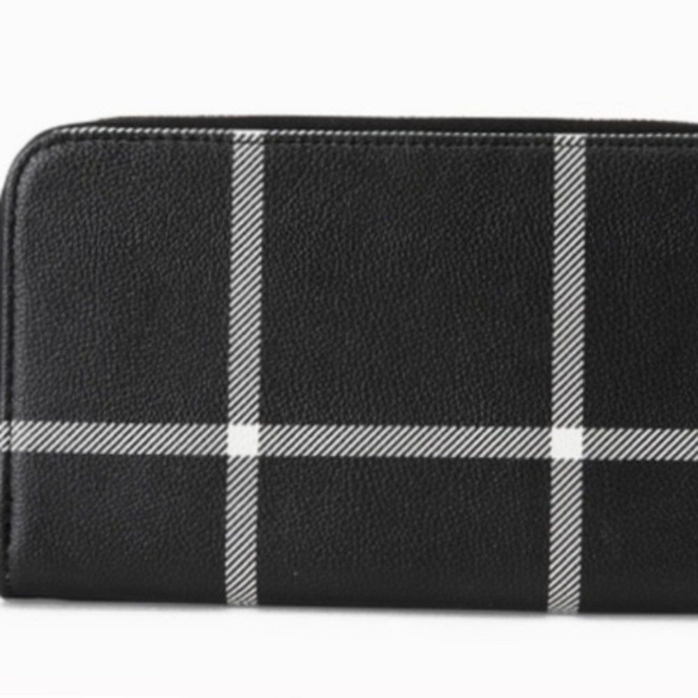 Thirty-One All About The Benjami S